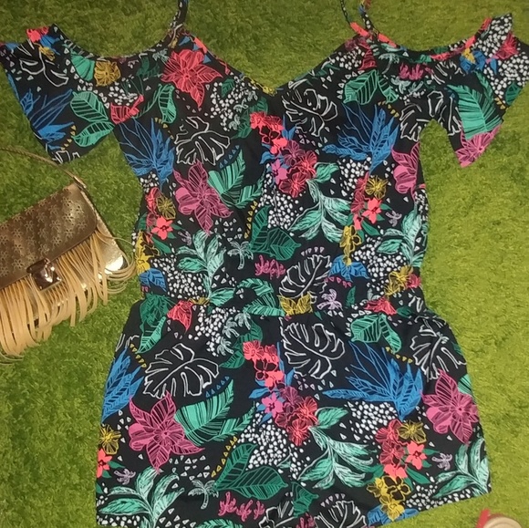 Floral multi colored shorts romper/swimsuit cover-up with pockets - Picture 3 of 8